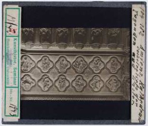 Amiens: Kathedrale, Westfassade, Sockelzone, Tugenden und Laster (Stoedtner-Nr. 104182)