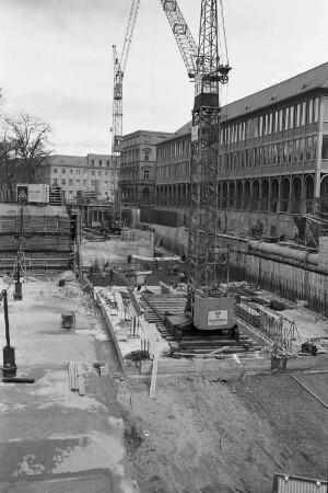 Bau der Tiefgarage am Schlossplatz.