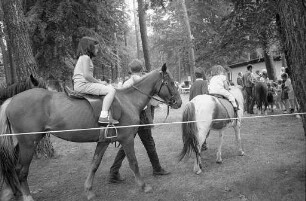 Feier des amerikanischen Unabhängigkeitstages bei den US-Streitkräften im Paul-Revere-Village mit einem Volksfest.