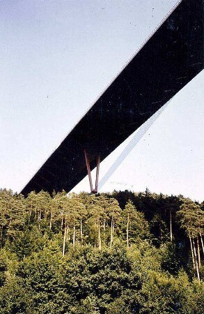 Neckarbrücke Weitingen, km 629,201 - 630,181 Luftstütze