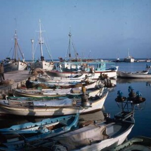 Thasos, Limenas, Lampenboote im Fischerhafen, dem antiken Kriegshafen