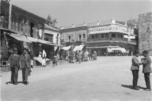 Straßenszene : Emsiges Treiben auf Jerusalems Straßen.