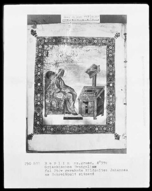 Tetraevangelion — Johannes am Schreibpult, Folio 252verso