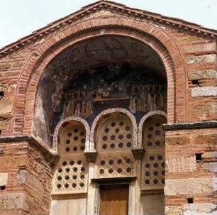 Osios Lukas. Kloster. Nische über dem Hauptportal der Klosterkirche