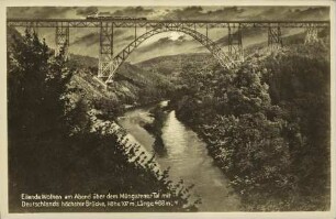 Eilende Wolken am Abend über dem Müngstener Tal mit Deutschlands höchster Brücke [...]