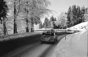 Schauinsland: Autos im Schnee; Bergstrecke