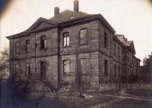 Schloß. Erbaut 1766