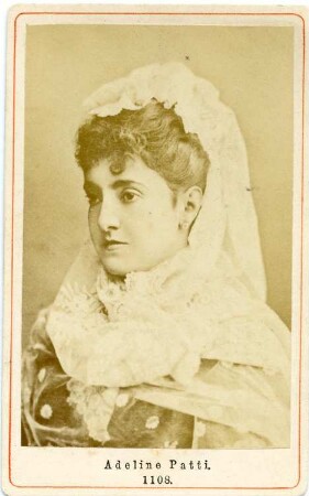 Porträt Adeline Patti : Porträt Adeline Patti. Brustbild im Viertelprofil nach links. Fotografie (Carte de visite; Albuminpapier auf Karton), um 1870
