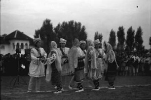 Craiova: Tanzgruppe, Mädchen in Hosen, Tulcea