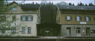 Eyach Empfangsgebäude Bahnsteig