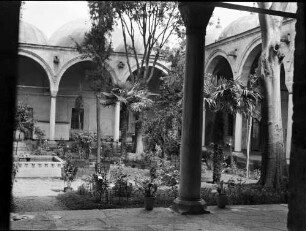 Istanbul: Museum, Hof des Evkaf Museums