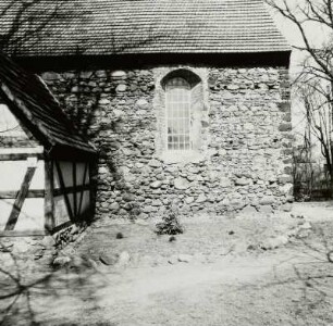 Preschen, Dorfkirche, östlicher Teil der Südseite und Vorhalle