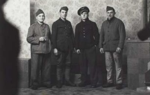 Vier kriegsgefangene Franzosen (Gruppe Kadner)