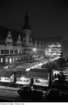 Nachtansicht Weihnachtsmarkt