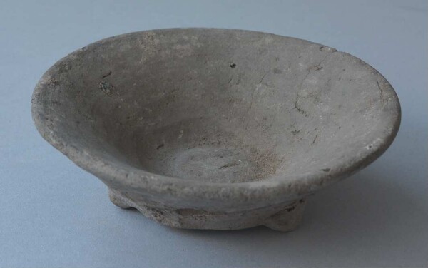 Tripod bowl made of clay