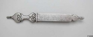 Feder, zum Türriegel gehörig / Werkzeugkabinett des Kurfürsten Johann Georg I.