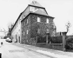 Niddatal, Im Kloster 3, Im Kloster 4