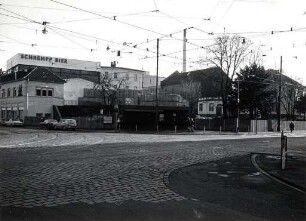 Privatgebäude, Straßen und Plätze in Karlsruhe. Karlstraße/Kreuzung Mathystraße