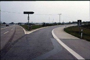 Einfahrt in Kreisel Süd (Mannheim-Rheinau Richtung AK Mannheim) von Hauptfahrbahn West der B36 (Mannheim Richtung Schwetzingen)