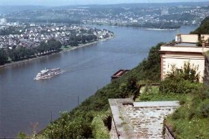 Koblenz: Blick von der Feste Ehrenbreitstein auf den Rhein