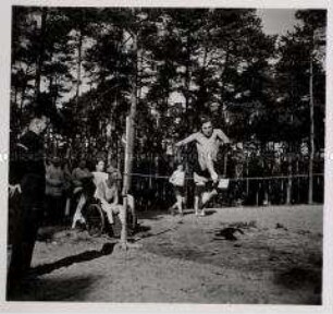 Berlin, Sport & Arbeit im Lazarett, Hochsprung