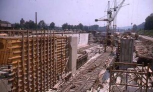 Esslingen, Doppelschleuse im Bau, flussaufwärts