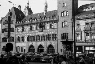 Basel: Rathaus, Ansicht vom Platz, Markt