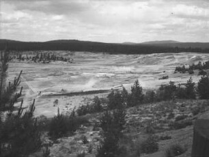 Geysir-Becken : Blick auf das Norris-Geysir-Becken am nordwestlichen Rand der Caldera des Yellowstone-Vulkans.
