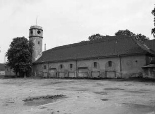 Dresden-Übigau, Klingerstraße. Pionierkaserne Übigau (1913). Kirche (ruinös). Hofansicht