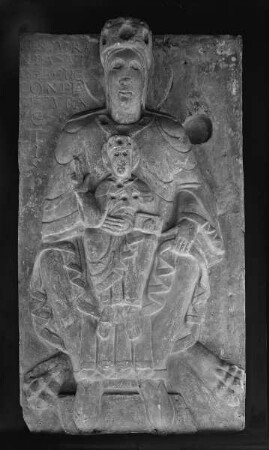 Sitzende Muttergottes
