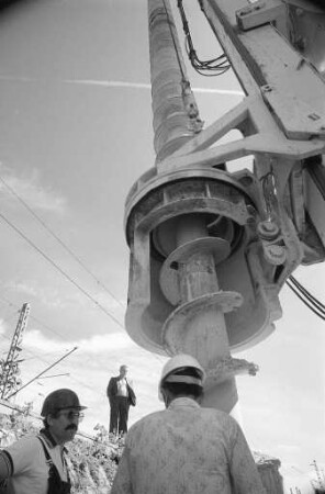 Einsatz neuer Technik zur Grundwasserverdrängung beim Bau des Mittelstücks der Südtangente zwischen Bulacher Kreuz und Schwarzwaldbrücke