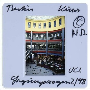 Berlin, Gropiuspassagen,Berlin, UCI Kino in den Gropius Passagen : Innenansicht Rotunde