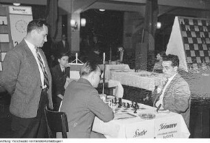 Dresden. Schach: Internationaler Schach-Wettkampf in Dresden (Schachturnier), 1959