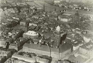Dresden: Altstadtkern von Süden. Luftbild-Schrägaufnahme