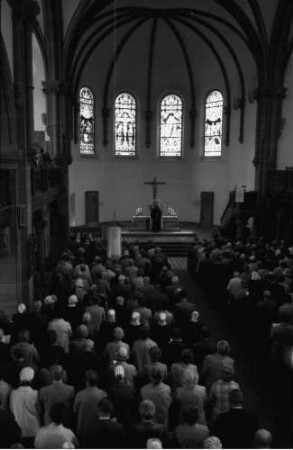 Badenweiler: Evangelische Pfarrkirche, Pfingstsonntag, von der Empore, [Gemeinde]