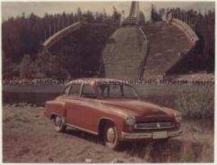 Werbefoto für den Wartburg 311, aufgenommen am Holmenkollen in Oslo