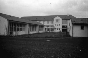 Freiburg: Lortzingschule; Ansicht mit Mitteltrakt