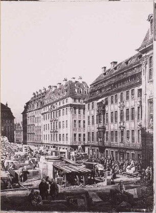 Die Trümmer der ehem. Kreuzkirche zu Dresden
