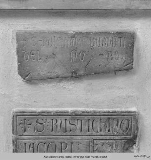 Grabstein mit Inschrift