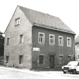Colditz, Topfmarkt 2 (OL54)/Ecke Am Ring. Wohnhaus (A. 19. Jh.). Eckansicht