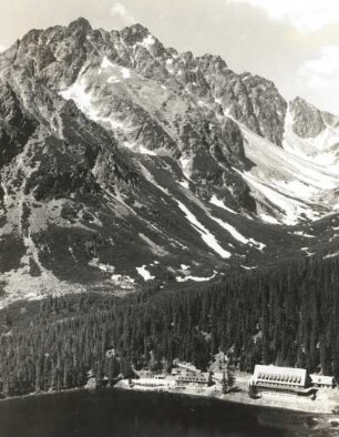 Hohe Tatra. Popradské pleso. Blick gegen Mengusovsker Tal mit Predna Basta und Satan