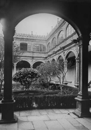 Colegio San Clemente & Facultad de Farmacia