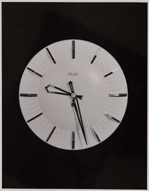 Wanduhr "Superia 68 / 7350" der Kienzle Uhrenfabriken GmbH