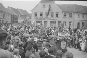 Volkstreffen der Domowina in Wittichenau. Festumzug : Domowinski zjězd w Kulowje. Swjedźenski ćah.