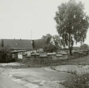 Klein Loitz. Gehöft : Felixsee-Klein Loitz, Dorfstraße. Gehöft und Stallgebäude mit Einfriedung