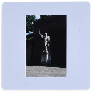 Berlin, Zitadelle Spandau,Schott, Denkmal zur Erinnerung an Albrecht den Bären