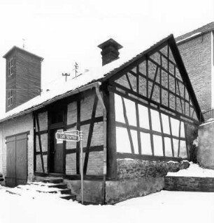 Ehemaliges Backhaus (Fachwerkbau); Nidda, Lindenbaum 1