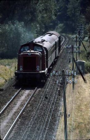 Schrozberg Lok 212 247 Nahverkehrszug B4yg-Wagen Telegrafenmasten Fernsprechbude