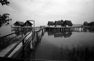 Unteruhldingen: Pfahlbauten (Steg, seitlich)