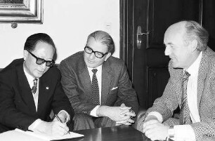 Freiburg im Breisgau: General Qu Jang, chinesischer Militärattaché, bei Regierungspräsident Norbert Nothhelfer, Bürgermeister Patrick Evers und Konsul Hellmuth Dettinger